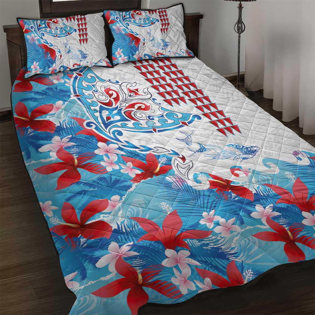 Hawaiian Tribal Manta Ray Quilt Bed Set Kakau Tattoo and Flowers Surfing Waves Pattern Ocean Color