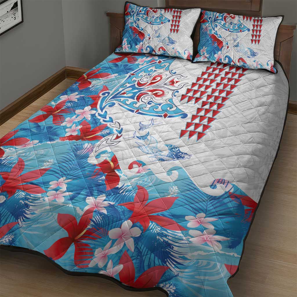 Hawaiian Tribal Manta Ray Quilt Bed Set Kakau Tattoo and Flowers Surfing Waves Pattern Ocean Color