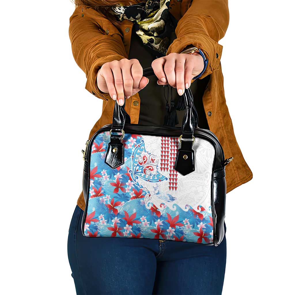 Hawaiian Tribal Manta Ray Shoulder Handbag Kakau Tattoo and Flowers Surfing Waves Pattern Ocean Color LT03 One Size Multicolor - Polynesian Pride