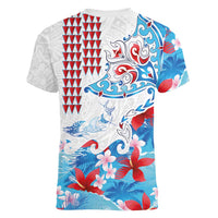 Hawaiian Tribal Manta Ray Women V-Neck T-Shirt Kakau Tattoo and Flowers Surfing Waves Pattern Ocean Color