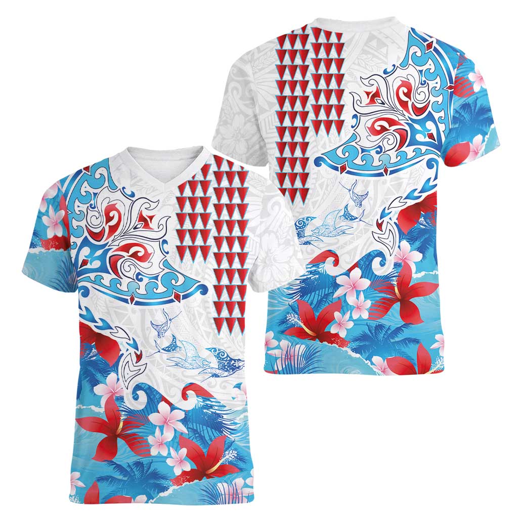 Hawaiian Tribal Manta Ray Women V-Neck T-Shirt Kakau Tattoo and Flowers Surfing Waves Pattern Ocean Color