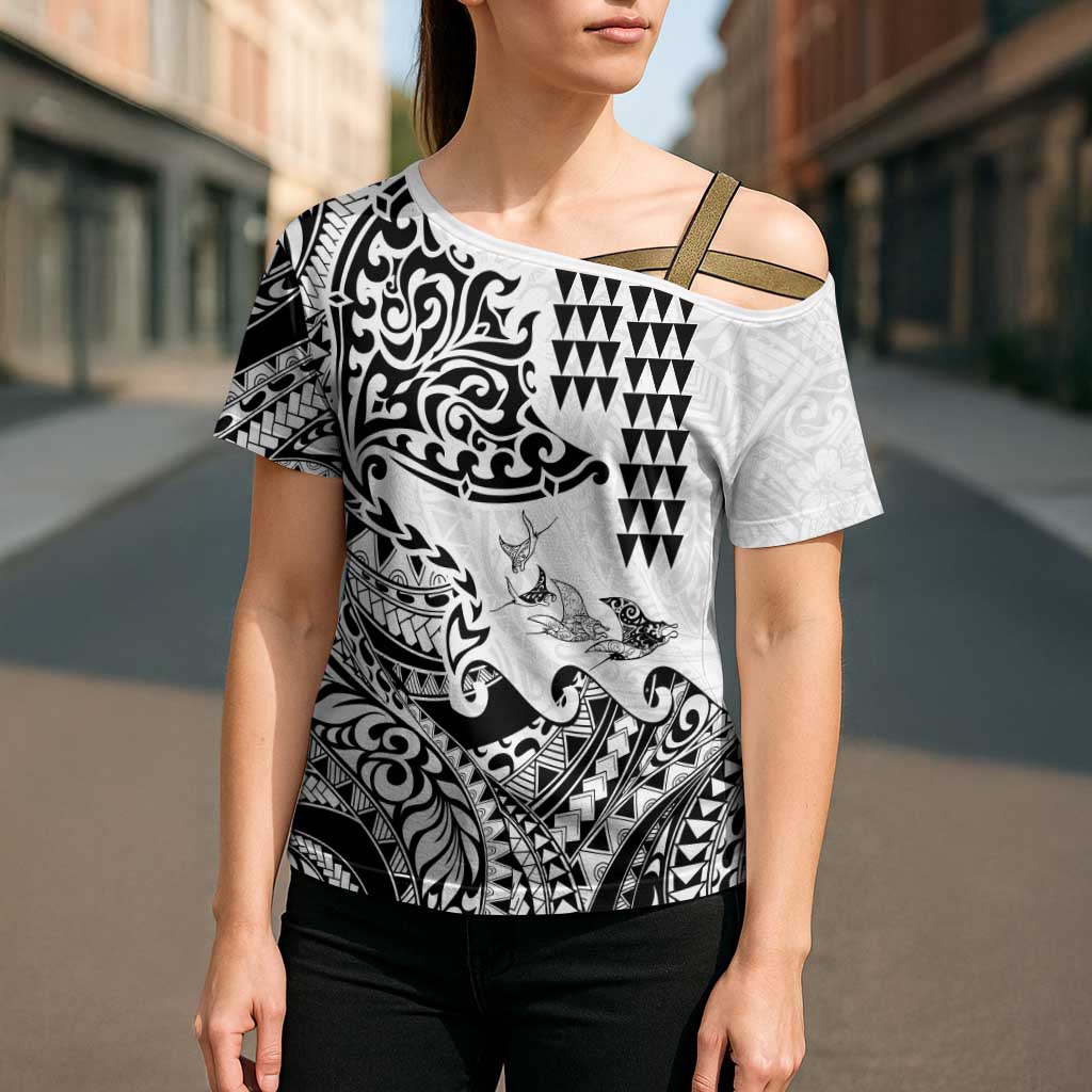 Hawaiian Tribal Manta Ray Cross Shoulder Shirt Kakau Tattoo and Polynesian Art Motif Pattern LT03 - Polynesian Pride