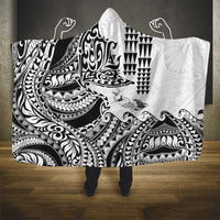 Hawaiian Tribal Manta Ray Hooded Blanket Kakau Tattoo and Polynesian Art Motif Pattern LT03 - Polynesian Pride