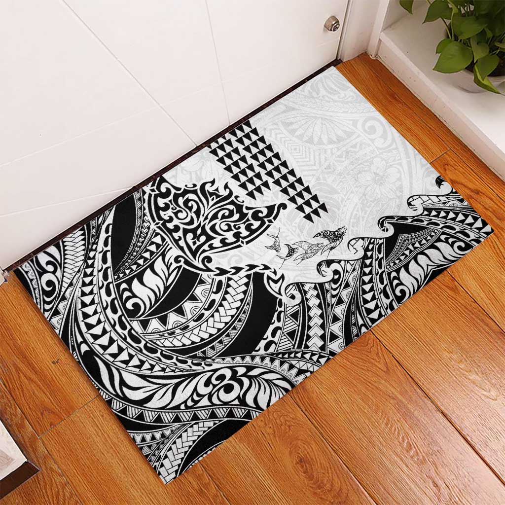 Hawaiian Tribal Manta Ray Rubber Doormat Kakau Tattoo and Polynesian Art Motif Pattern
