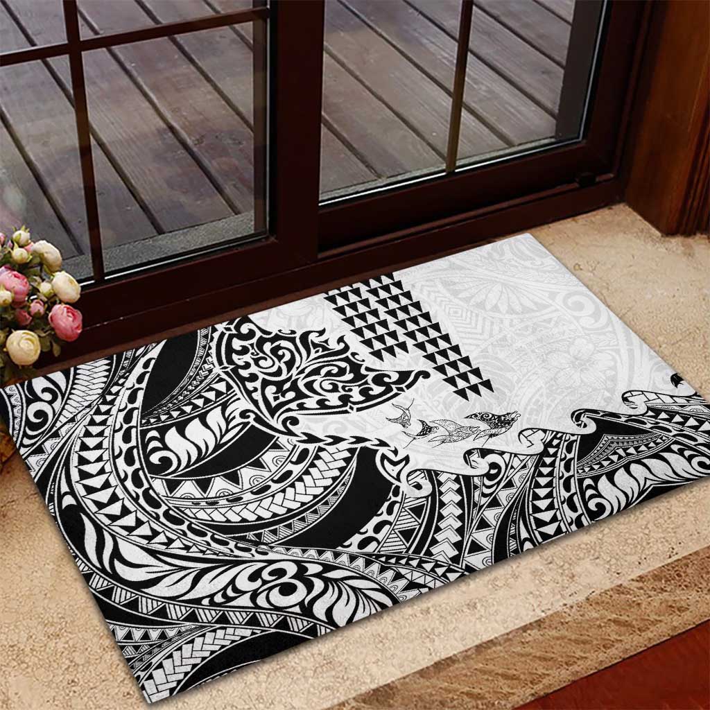 Hawaiian Tribal Manta Ray Rubber Doormat Kakau Tattoo and Polynesian Art Motif Pattern