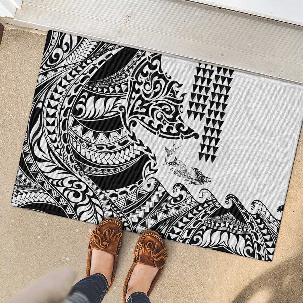 Hawaiian Tribal Manta Ray Rubber Doormat Kakau Tattoo and Polynesian Art Motif Pattern