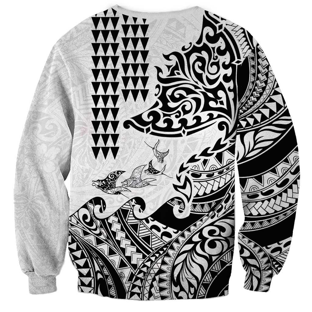 Hawaiian Tribal Manta Ray Sweatshirt Kakau Tattoo and Polynesian Art Motif Pattern LT03 - Polynesian Pride