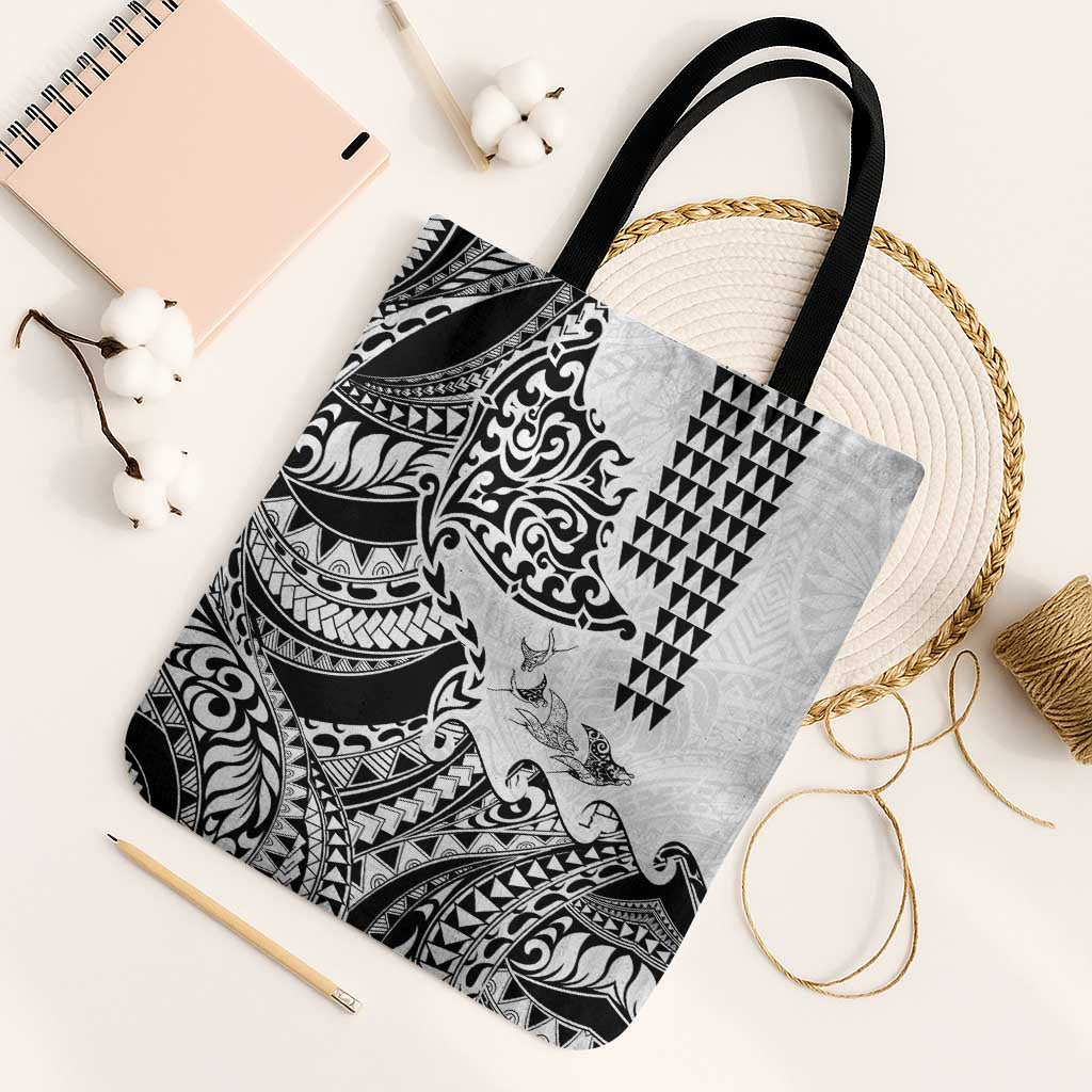 Hawaiian Tribal Manta Ray Tote Bag Kakau Tattoo and Polynesian Art Motif Pattern LT03 Black Strap One Size Multicolor - Polynesian Pride