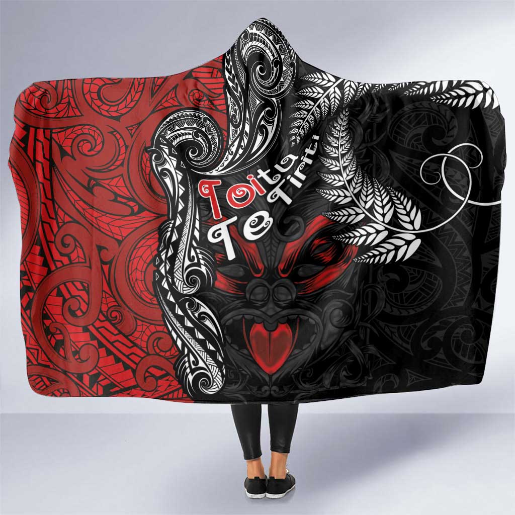 Aotearoa Toitu Te Tiriti Hooded Blanket New Zealand Honour the Treaty - Te Tiriti Is Us