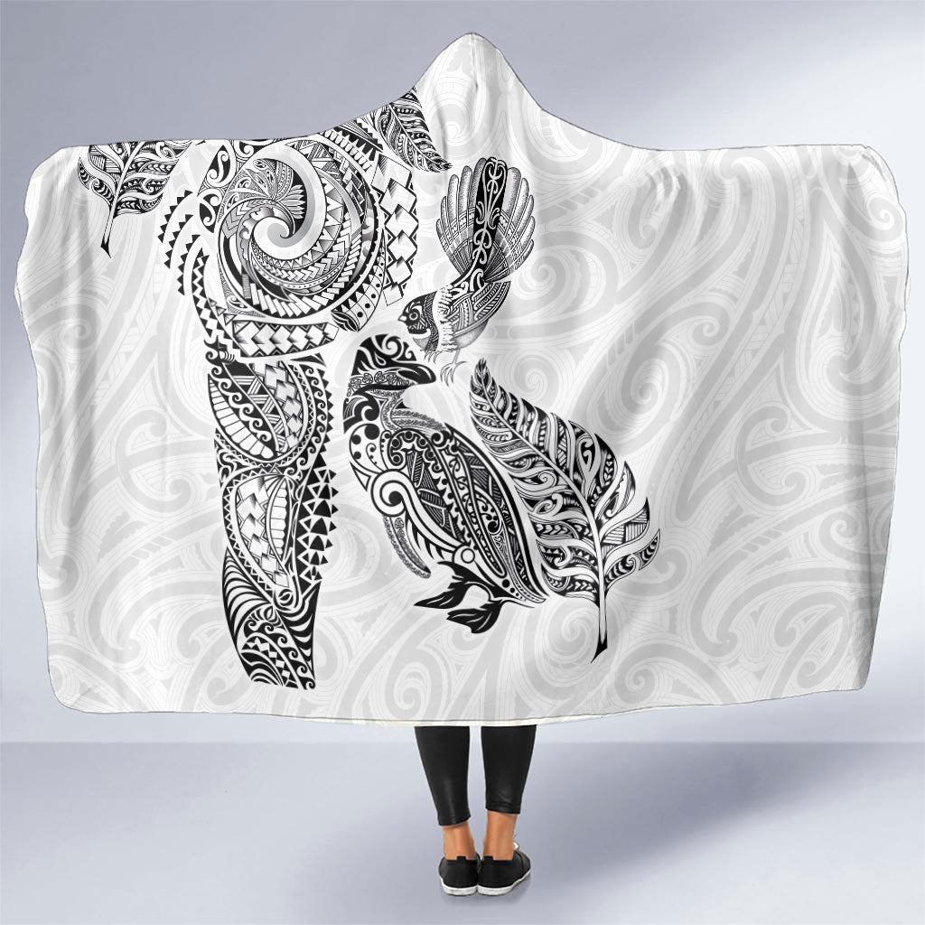 Aotearoa Moko Tribal Tattoo Hooded Blanket New Zealand Maori Penguin and Fantail White Color