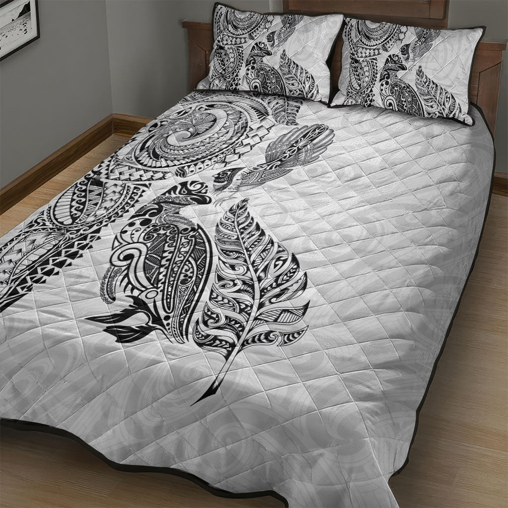 Aotearoa Moko Tribal Tattoo Quilt Bed Set New Zealand Maori Penguin and Fantail White Color