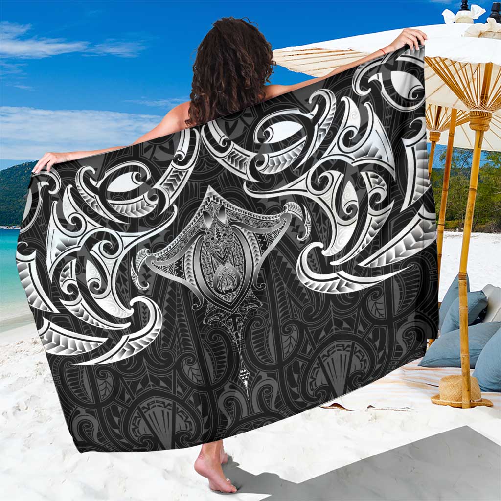 New Zealand Aotearoa Sarong Maori Manta Ray Moko Black - Polynesian Pride