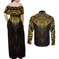 New Zealand Aotearoa Couples Matching Off Shoulder Maxi Dress and Long Sleeve Button Shirt Maori Manta Ray Moko Gold - Polynesian Pride