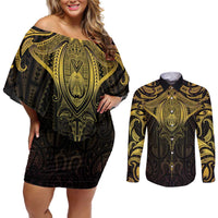 New Zealand Aotearoa Couples Matching Off Shoulder Short Dress and Long Sleeve Button Shirt Maori Manta Ray Moko Gold - Polynesian Pride