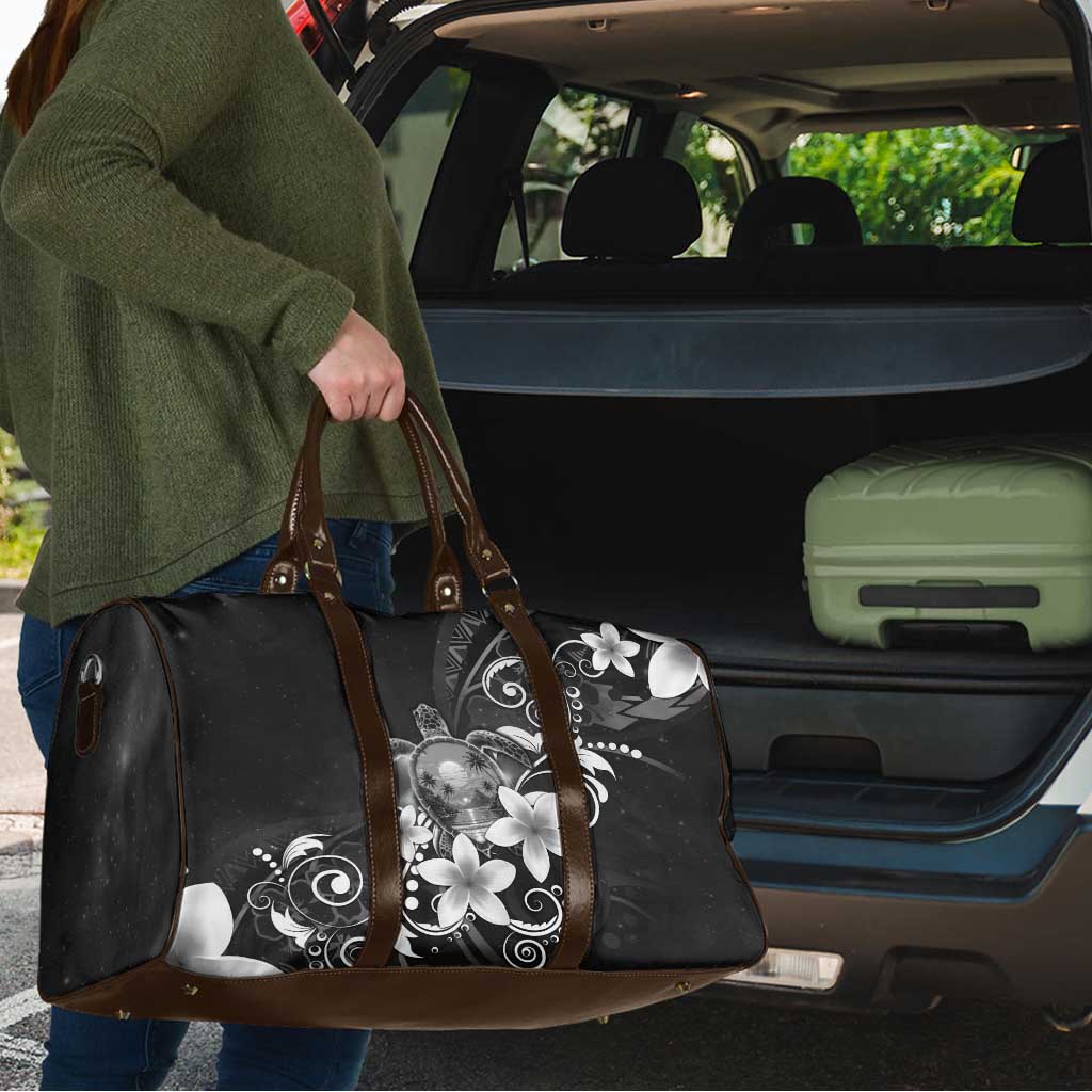 Hawaii Honu Travel Bag Polynesian Curves Plumeria Grayscale - Polynesian Pride