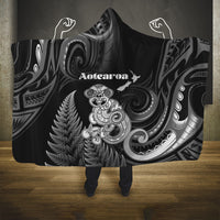 New Zealand Maori Taniwha Hooded Blanket Silver Fern Black Version LT05 One Size Black - Polynesian Pride
