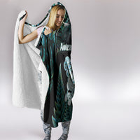 New Zealand Maori Taniwha Hooded Blanket Silver Fern Paua Shell Version LT05 - Polynesian Pride