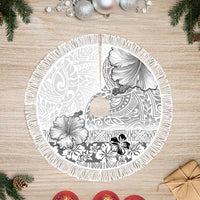 Hawaii Hibiscus With White Polynesian Pattern Tree Skirt