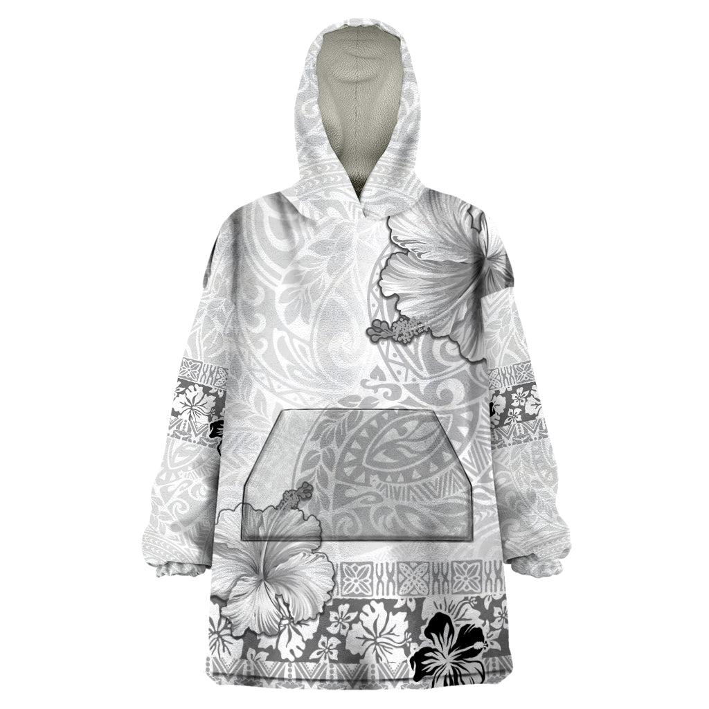 Hawaii Hibiscus With White Polynesian Pattern Wearable Blanket Hoodie LT05 One Size White - Polynesian Pride