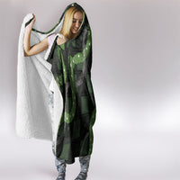 Hawaiian Quilt Hooded Blanket Pele Hair Hinahina Lei Black Version