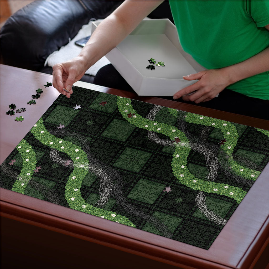 Hawaiian Quilt Puzzle Pele Hair Hinahina Lei Black Version