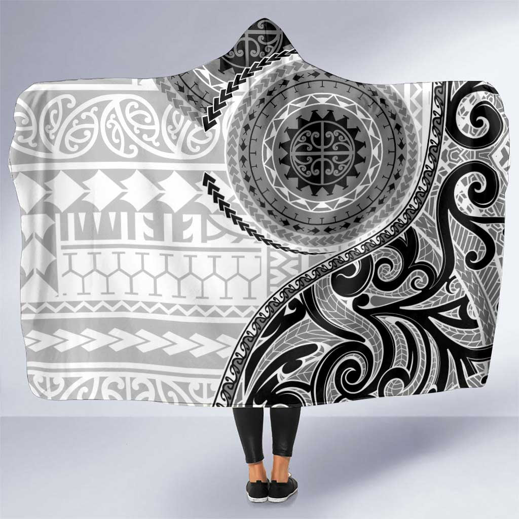 New Zealand White Maori Koru Simple Style Hooded Blanket