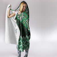 New Zealand Aotearoa Hooded Blanket Green Taniko Art Maori Pattern LT05 - Polynesian Pride