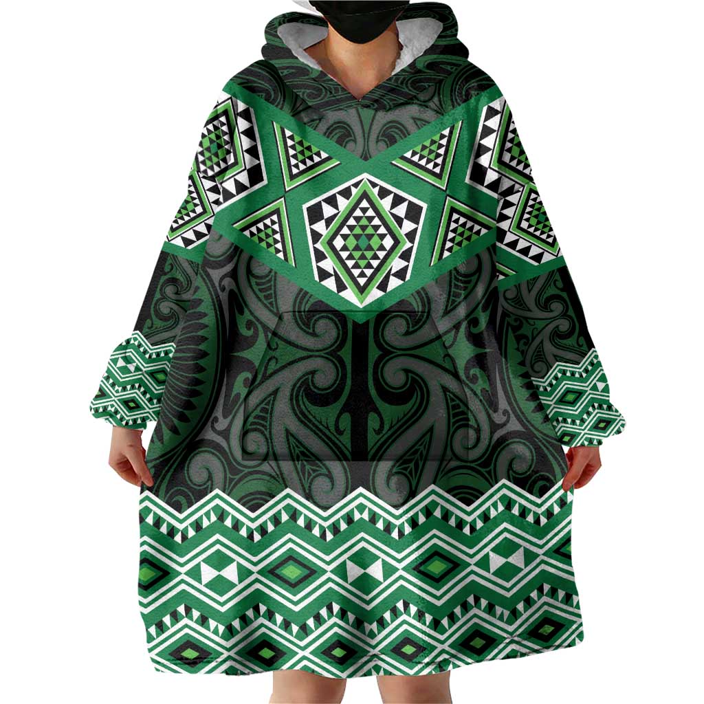 New Zealand Aotearoa Wearable Blanket Hoodie Green Taniko Art Maori Pattern LT05 - Polynesian Pride