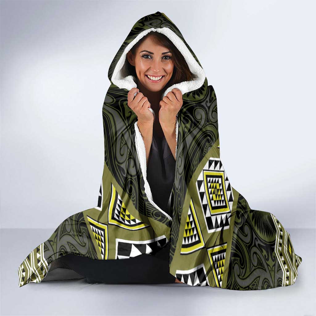 New Zealand Aotearoa Hooded Blanket Yellow Taniko Art Maori Pattern LT05 - Polynesian Pride