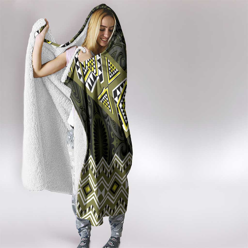 New Zealand Aotearoa Hooded Blanket Yellow Taniko Art Maori Pattern LT05 - Polynesian Pride