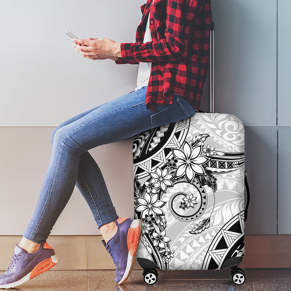 Polynesian Pattern With Plumeria Flowers Luggage Cover White