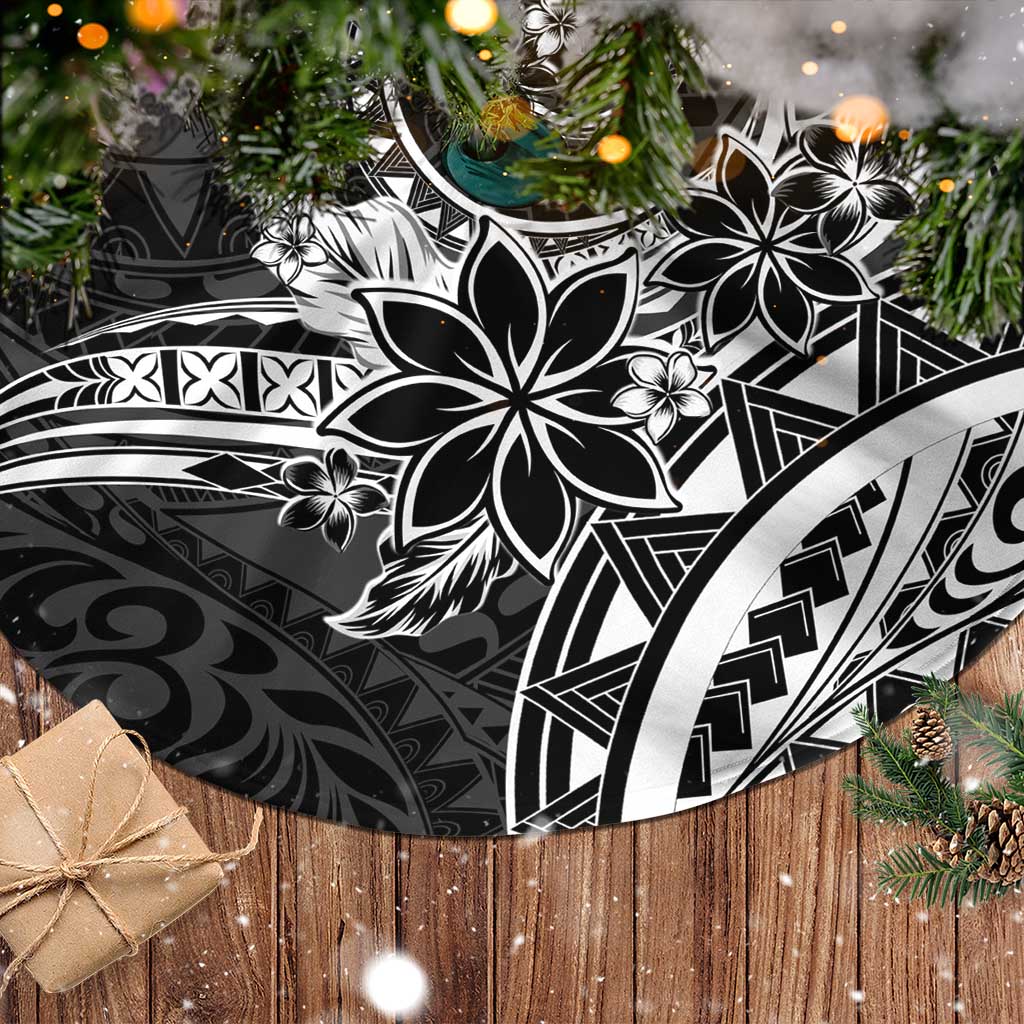 Polynesian Pattern With Plumeria Flowers Tree Skirt Black