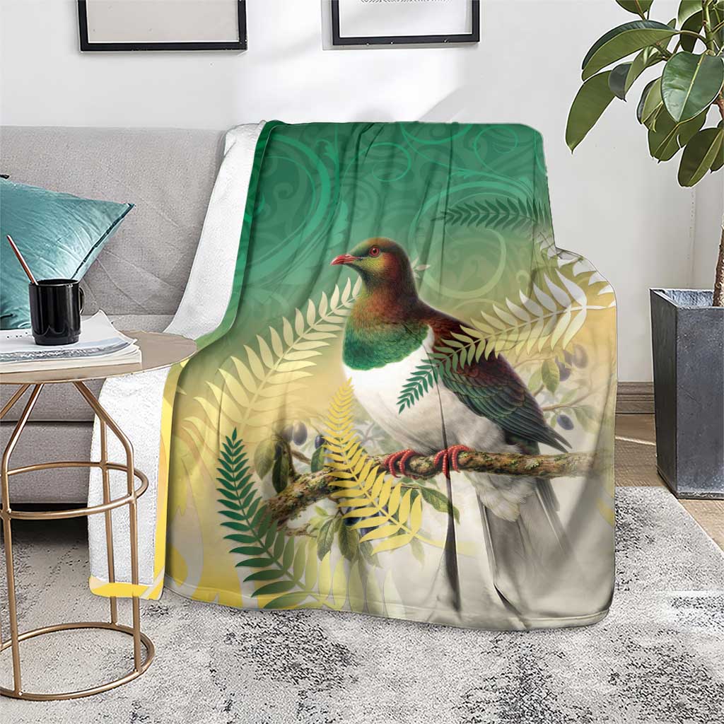New Zealand Pigeon Kereru Blanket Maori Fern Art Green Gradient LT05 - Polynesian Pride