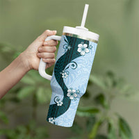 Polynesia Hibiscus Tumbler With Handle Sky Blue Curve Motif - Polynesian Pride