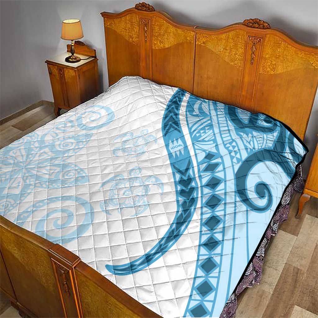Blue Polynesian Tribal Turtle Floral Pattern Quilt