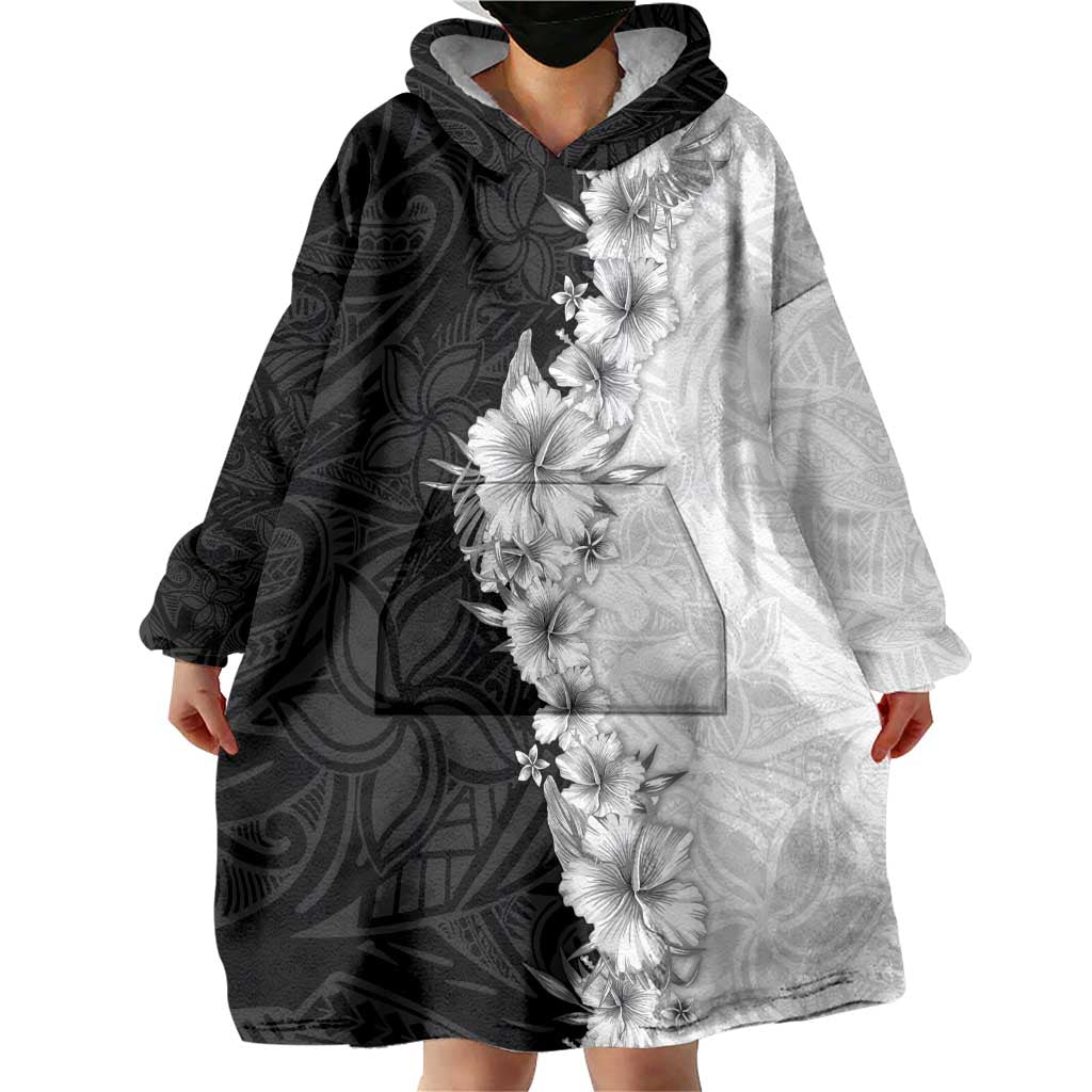 Hawaii Hibiscus Flowers Wearable Blanket Hoodie Grayscale Polynesian Pattern LT05 - Polynesian Pride