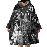 Hawaii King Kamehameha Day Wearable Blanket Hoodie Polynesian Pattern Mix Hibiscus Black