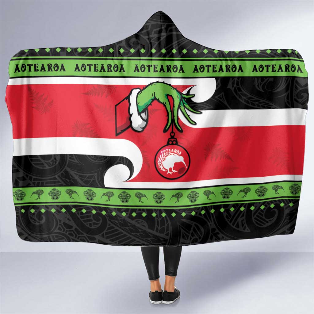 New Zealand Funny Christmas Hooded Blanket Maori Tiki