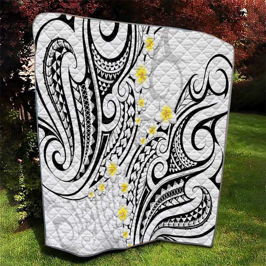 Plumeria With White Polynesian Tattoo Pattern Quilt