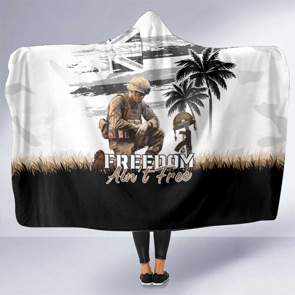 Hawaii Veterans Day Hooded Blanket Honor The Fallen Flag Grunge Style LT05 One Size White - Polynesian Pride