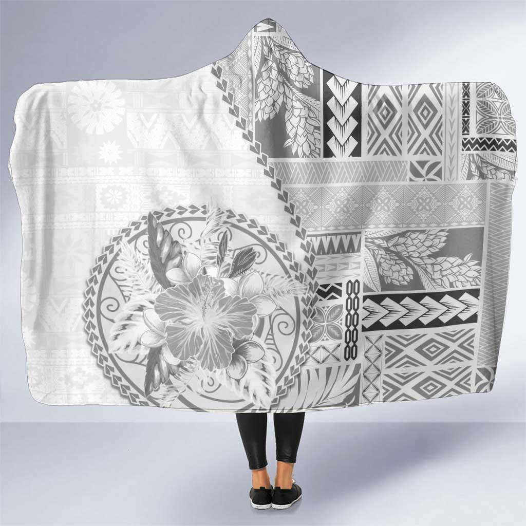 Samoa Siapo Elegant Hooded Blanket Hibiscus White Motifs - Polynesian Pride