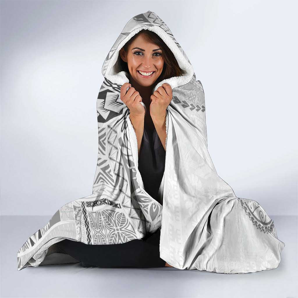 Samoa Siapo Elegant Hooded Blanket Hibiscus White Motifs LT05 - Polynesian Pride