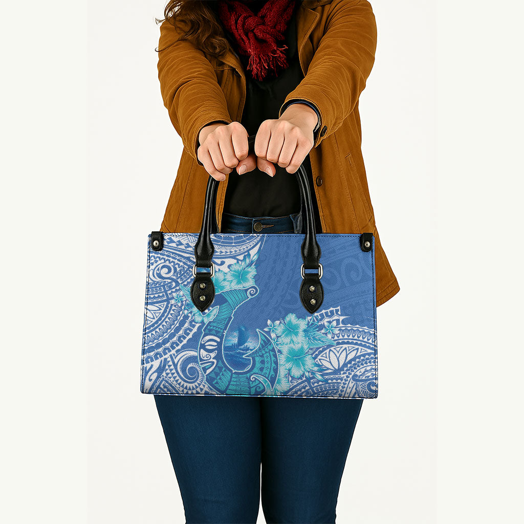 Hawaii Discoverers Day Leather Bag Polynesian Fish Hook With Hibiscus Blue LT05 - Polynesian Pride