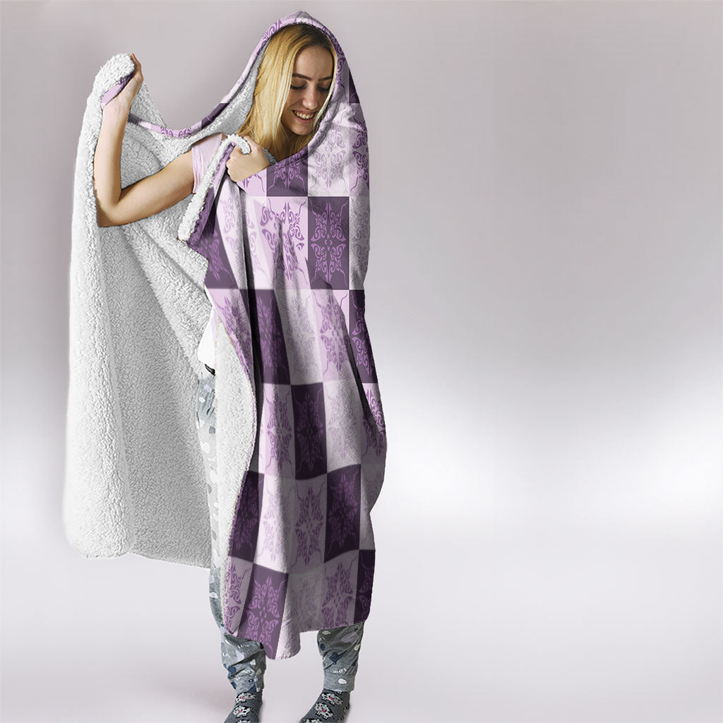Lavender Manta Ray Hawaiian Quilt Motif Hooded Blanket