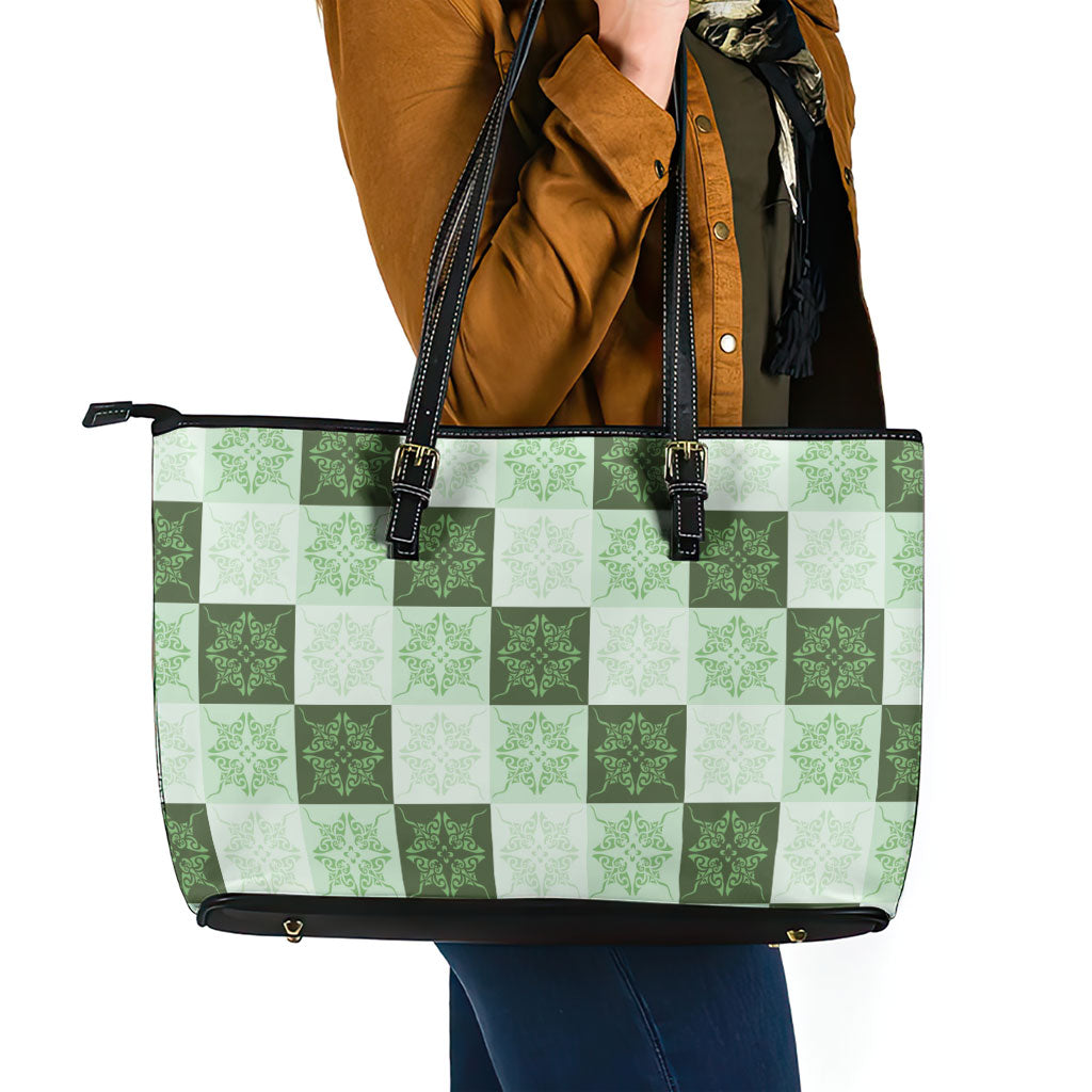 Sage Green Manta Ray Hawaiian Quilt Motif Leather Tote Bag