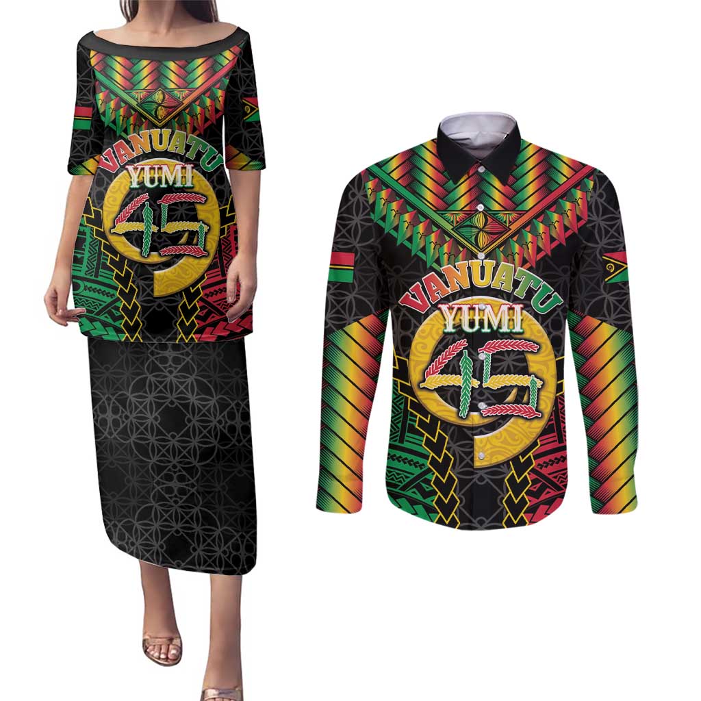 Vanuatu 45th Anniversary Independence Day Couples Matching Puletasi and Long Sleeve Button Shirt Melanesian Warrior With Sand Drawing Pattern LT05 Black - Polynesian Pride