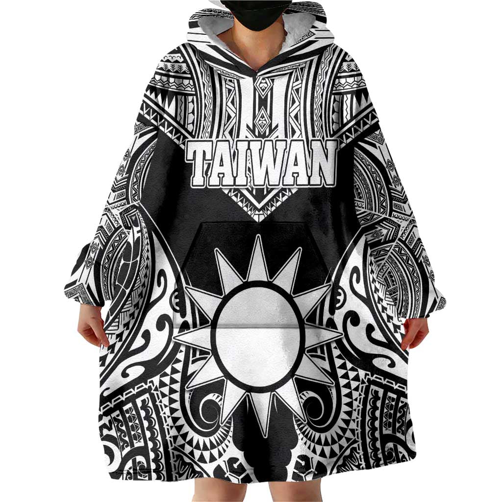 Personalised Taiwan Wearable Blanket Hoodie Austronesian Tribal Tattoo Black - Polynesian Pride