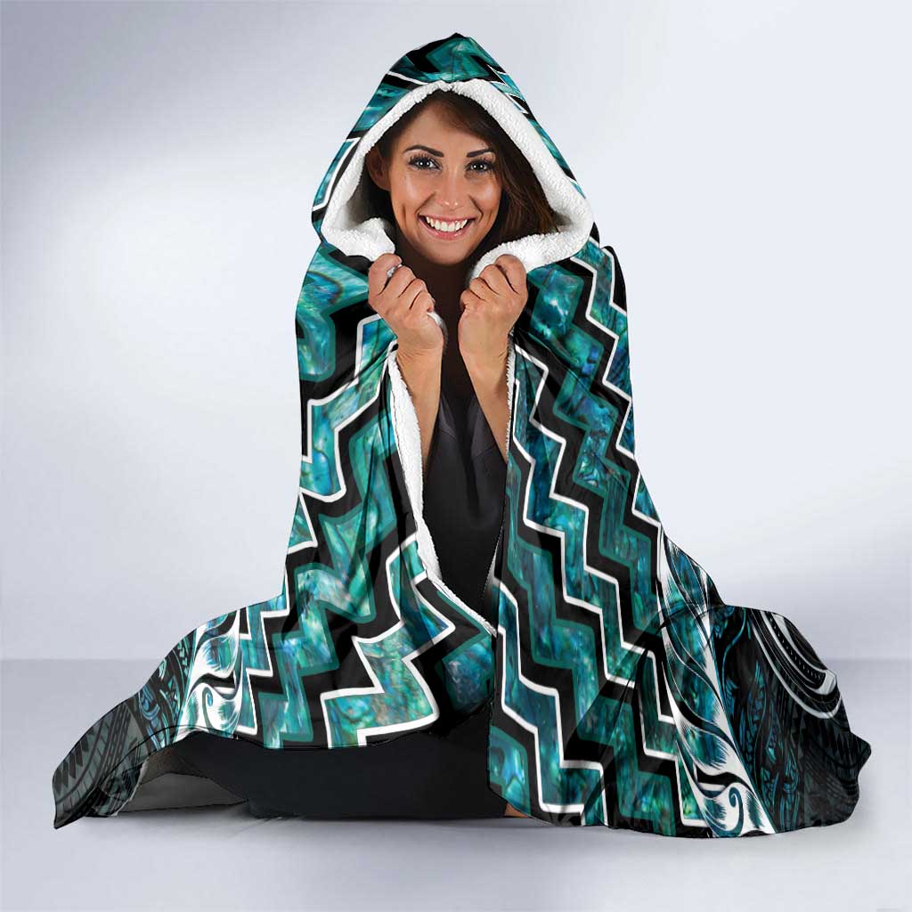 New Zealand Maori Hooded Blanket Poutama Pikorua Turquoise Paua Shell LT05 - Polynesian Pride