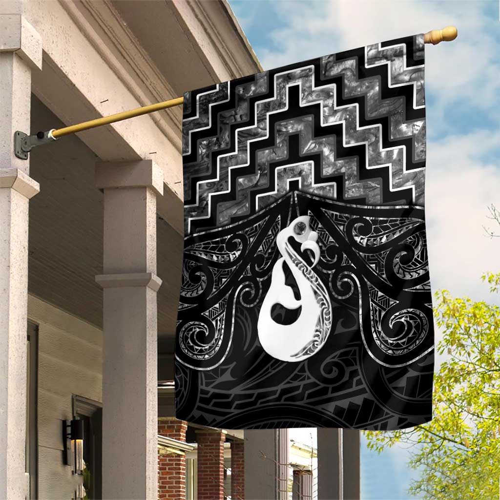 New Zealand Maori Garden Flag Poutama Manaia Black Paua Shell LT05 House Flag Black - Polynesian Pride