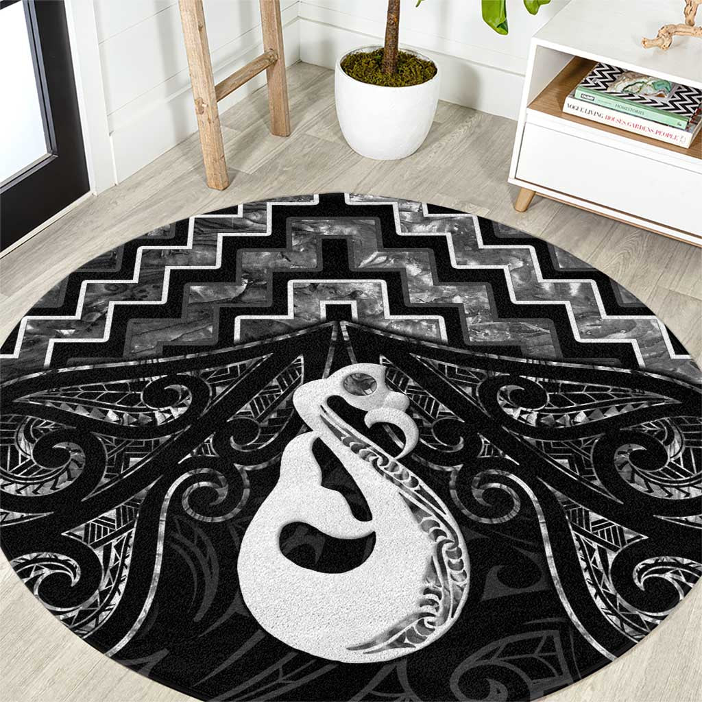 New Zealand Maori Round Carpet Poutama Manaia Black Paua Shell